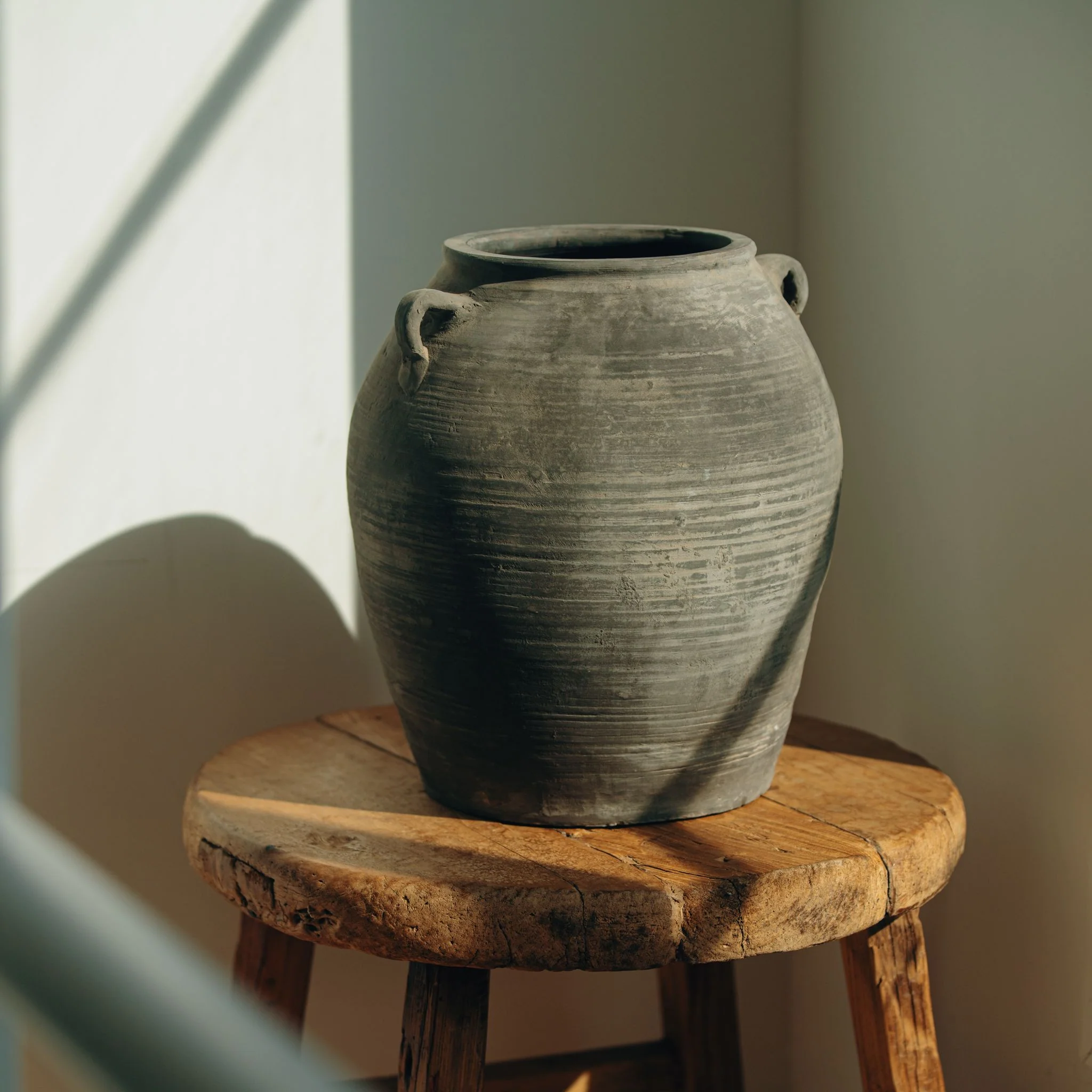 Vintage Chinese Water Pot with Two Ears - Image 3