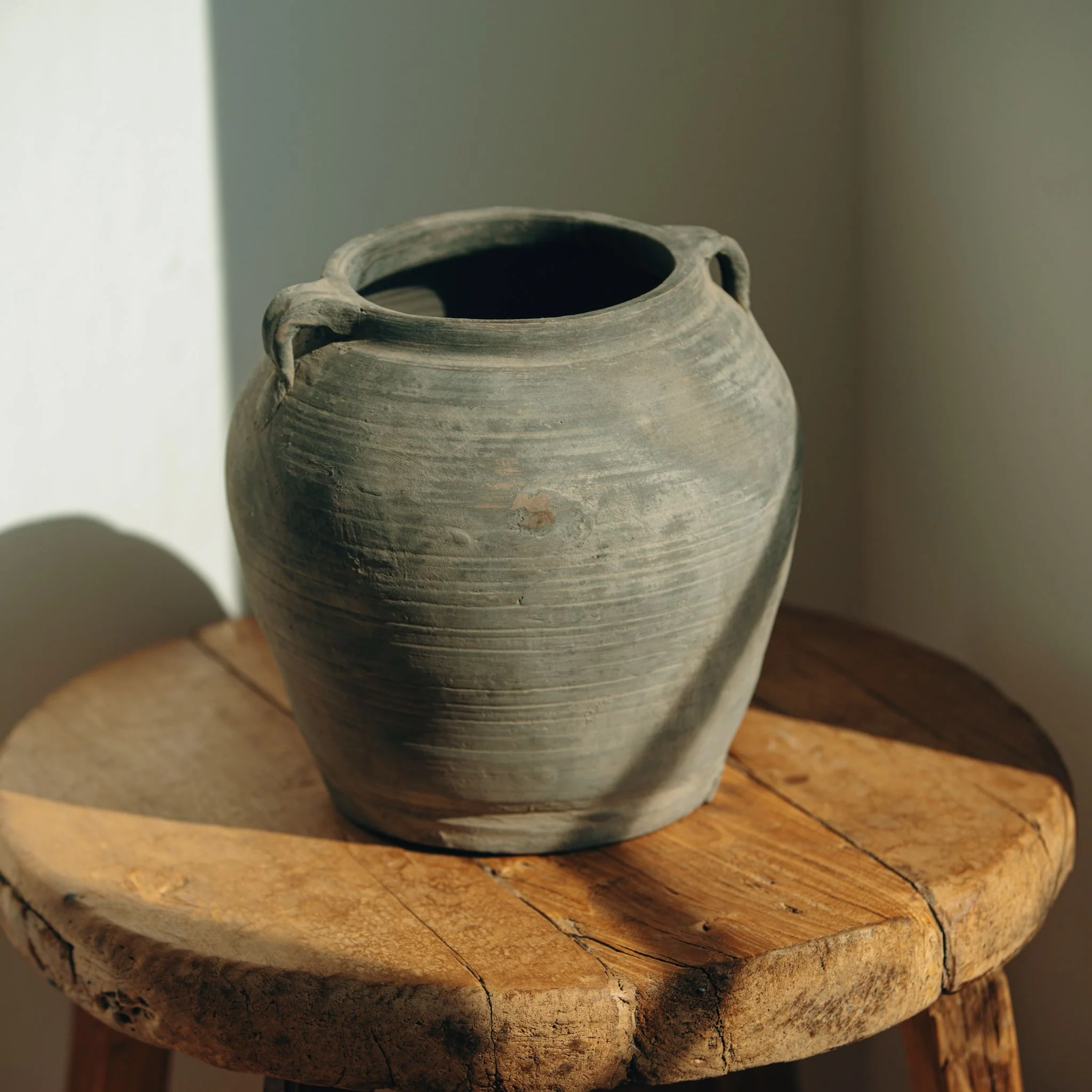 Vintage Chinese Water Pot with Two Ears - Image 4