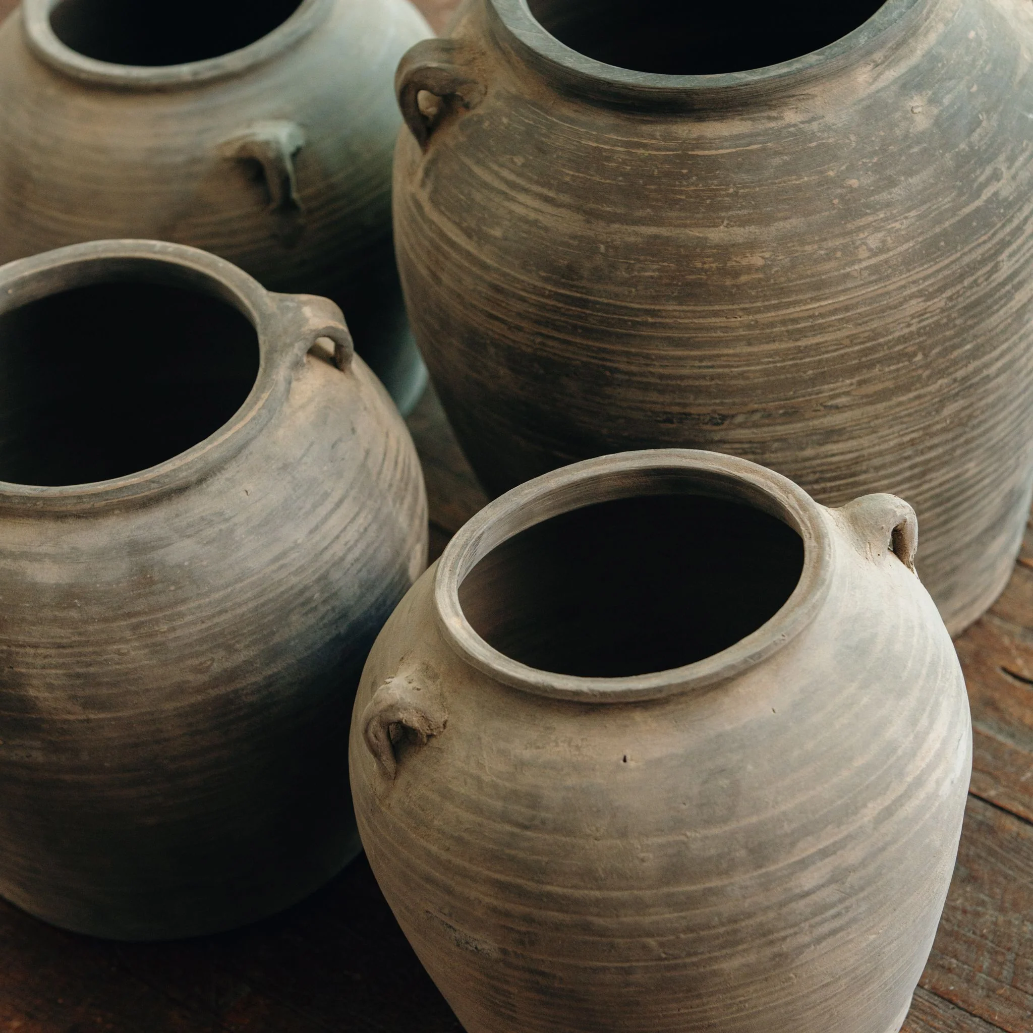 Vintage Chinese Water Pot with Two Ears - Image 5