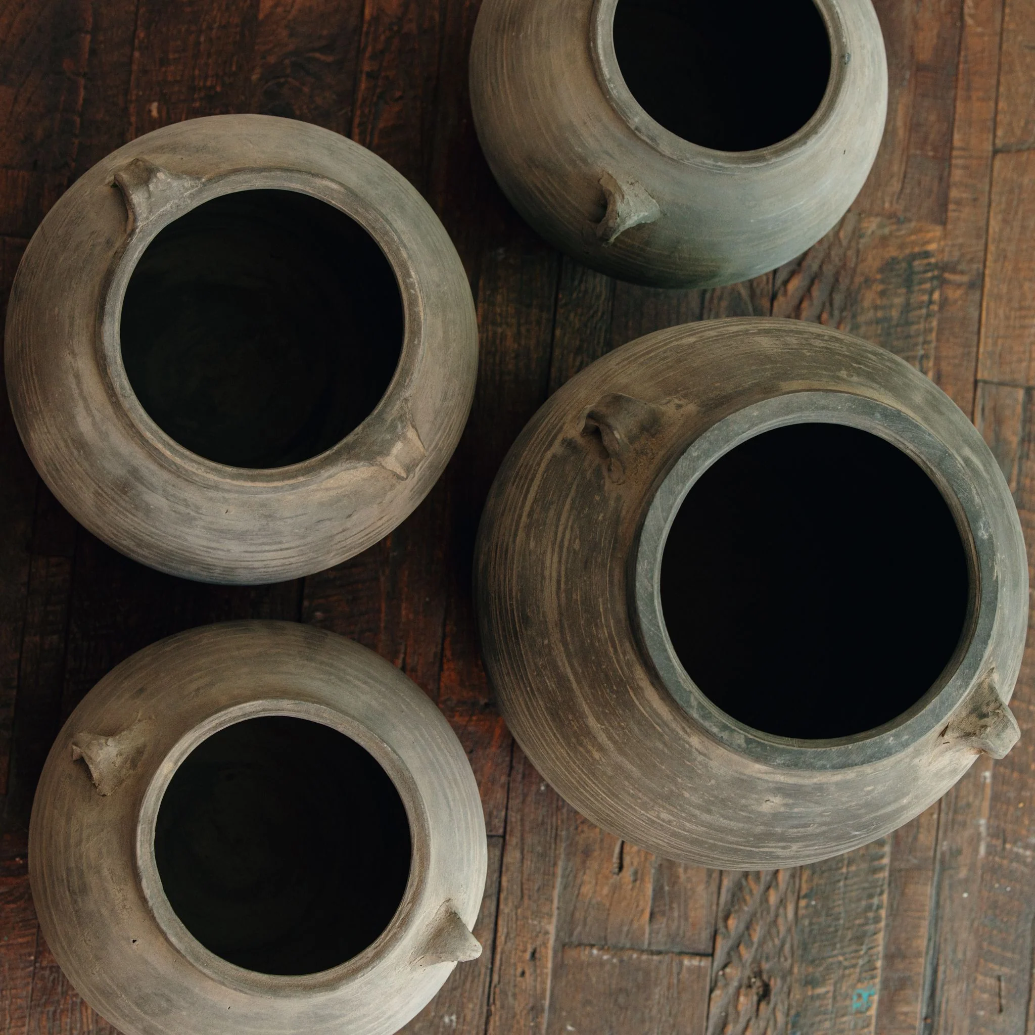 Vintage Chinese Water Pot with Two Ears - Image 6